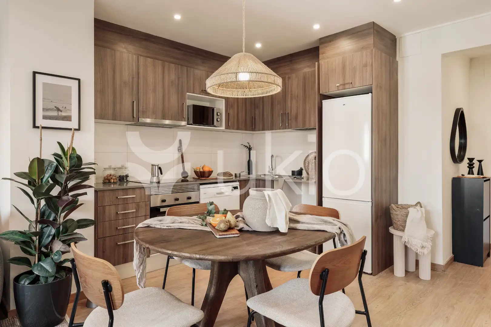 Cuina de Apartament de lloguer en Barcelona amb Aire condicionat, Calefacció i Moblat