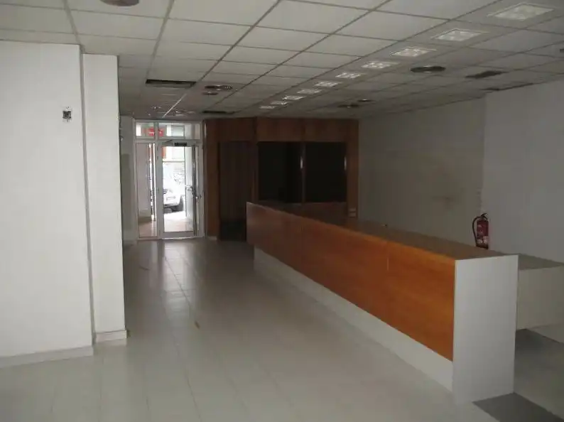 Local commercial à louer à Av Cataluña, imagen 5