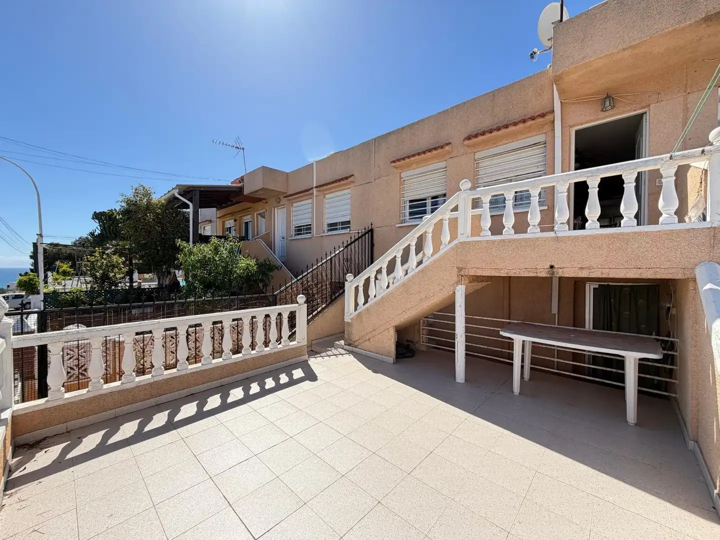 Vista exterior de Casa adosada en venda en Santa Pola amb Aire condicionat, Calefacció i Terrassa