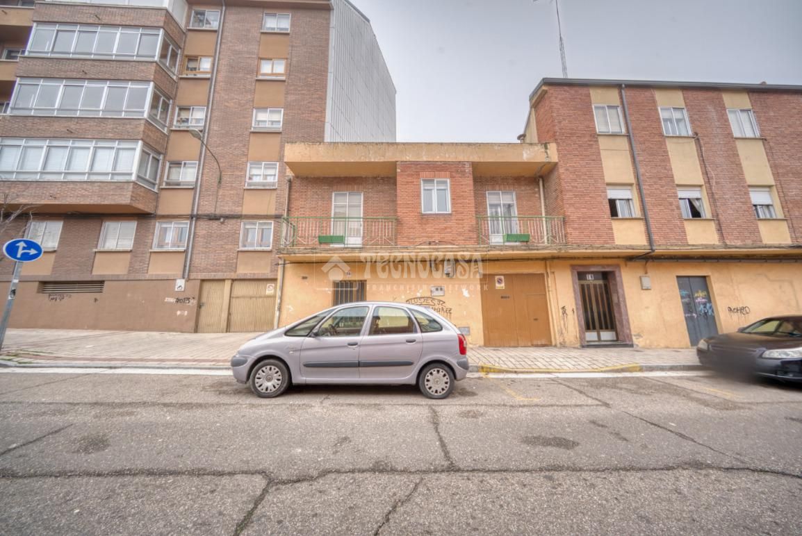 Exterior view of House or chalet for sale in Valladolid Capital