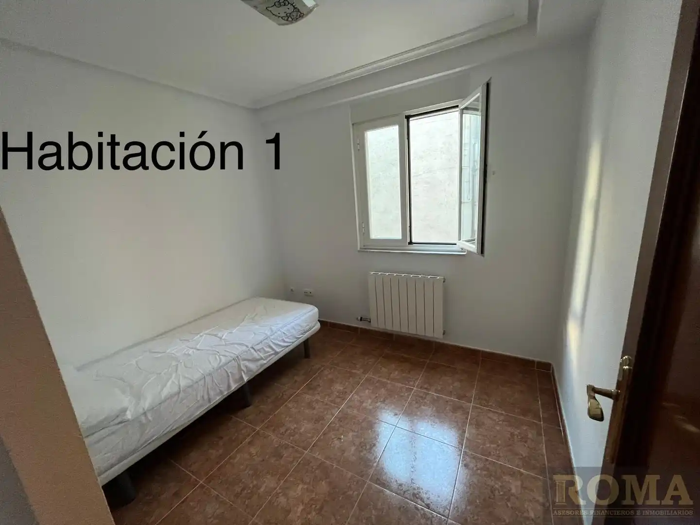 Habitación de Piso en venta en Carbajosa de la Sagrada con Calefacción, Terraza y Amueblado