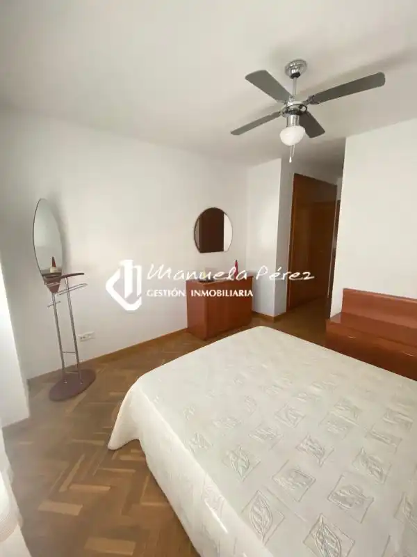 Schlafzimmer von Wohnung zum Verkauf in Cáceres mit Klimaanlage, Heizung und Terrasse