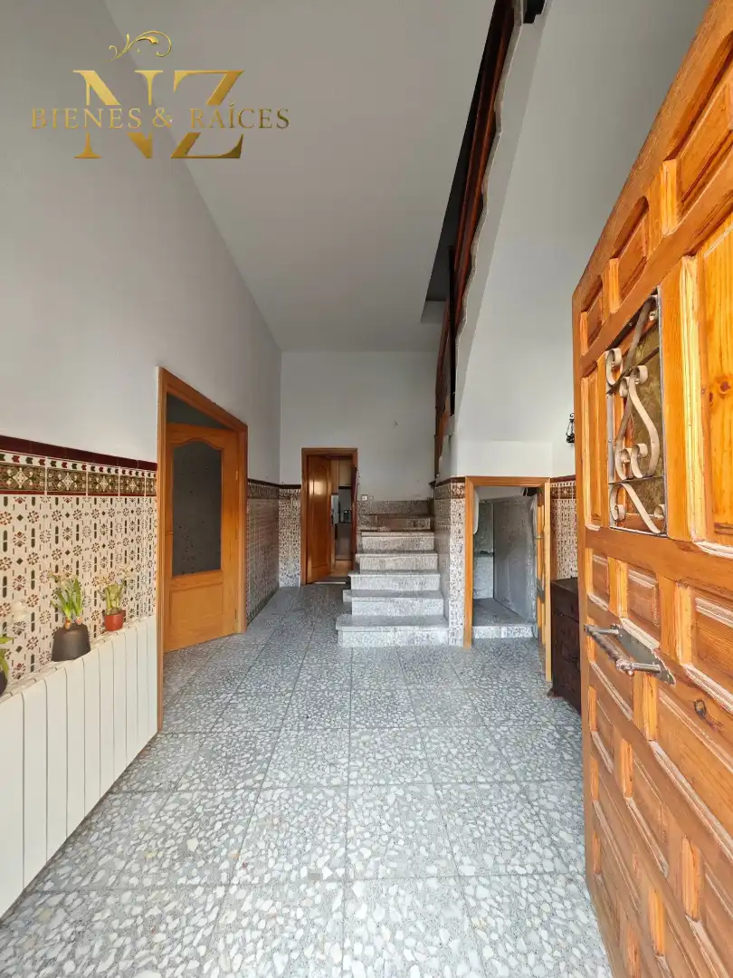 Casa amb terrassa en venda a Calle Ajofrín, imagen 2