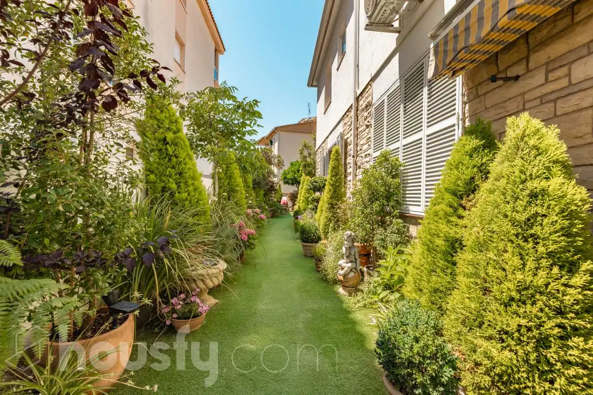 Detached homes for sale in Calle Santiago Rusiñol, Coma-ruga platja