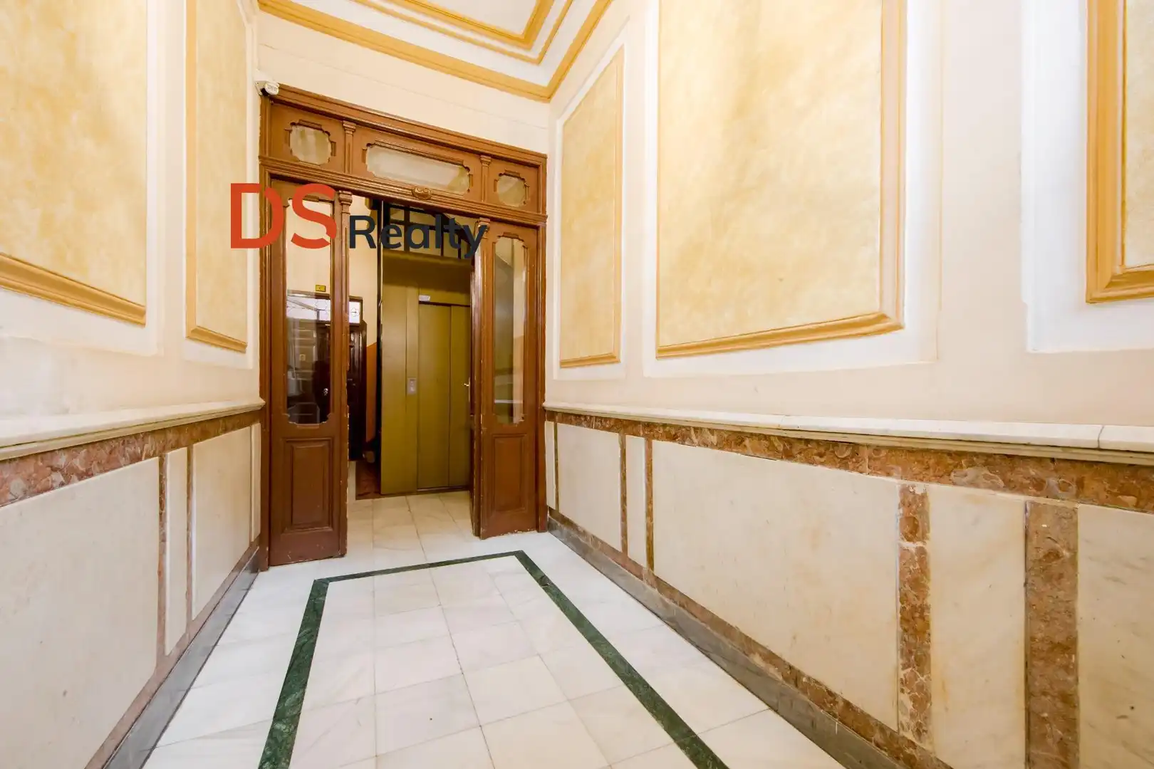 Ground floor with lift for sale in Centro, imagen 5