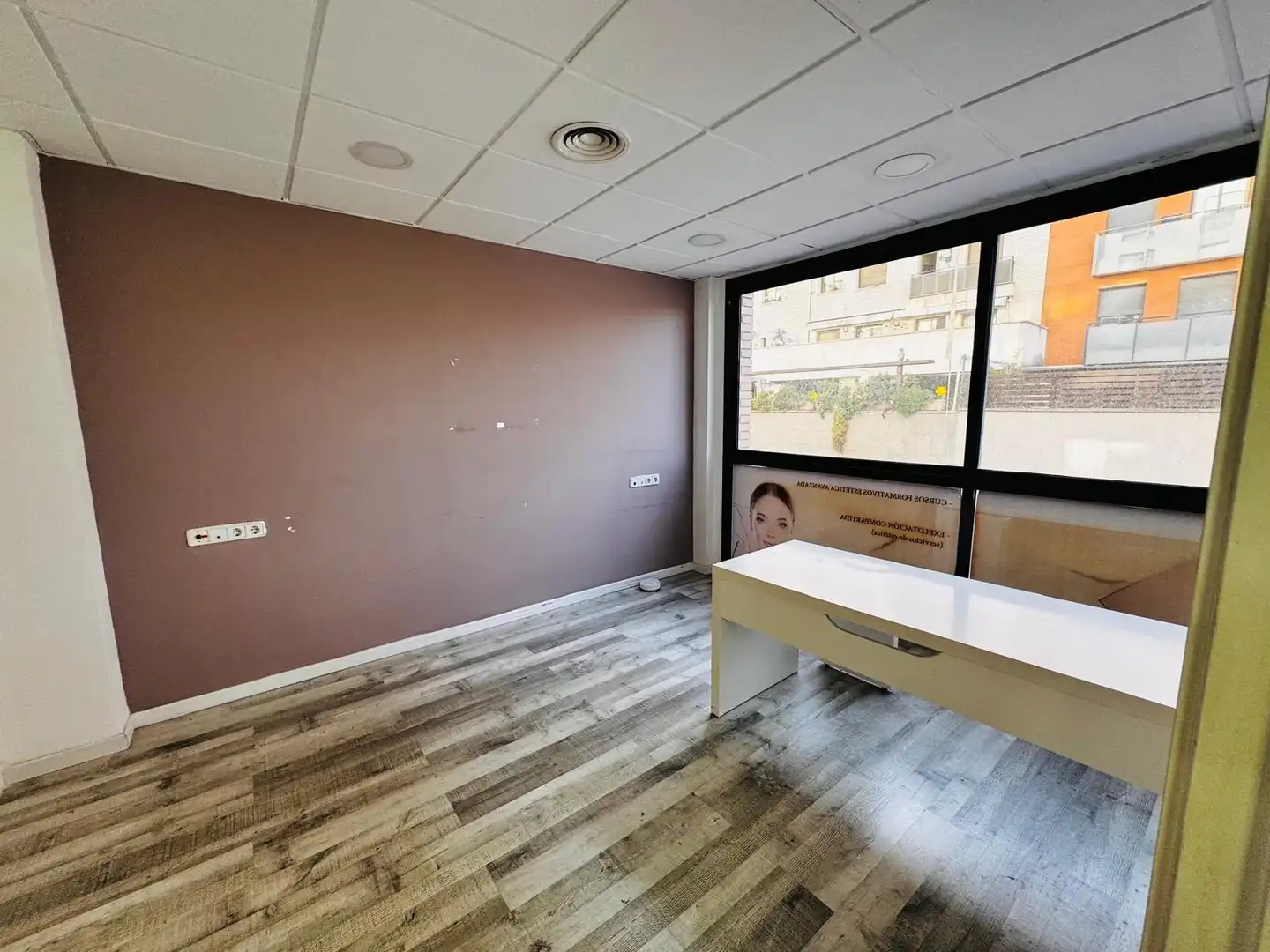 Büro zum Verkauf in Vilanova i la Geltrú mit Klimaanlage