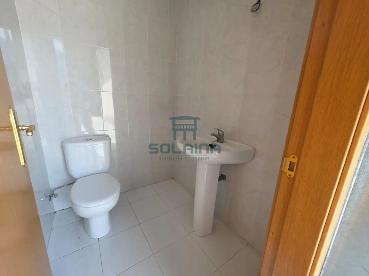 Bathroom of Industrial buildings for rent in San Cibrao das Viñas