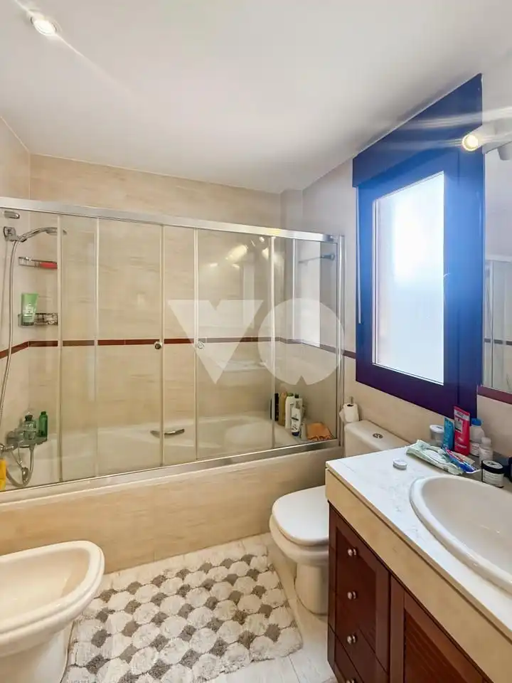 Bany de Pis en venda en Majadahonda amb Aire condicionat, Calefacció i Terrassa