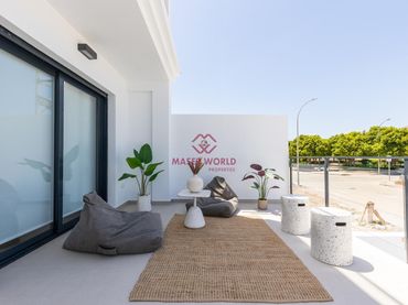 Adosado con balcón en venta en Rafal