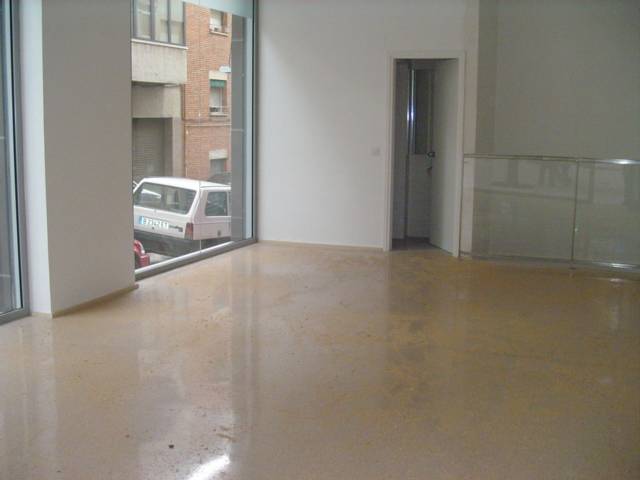 Local comercial en Alquiler en Via Júlia en La Prosperitat