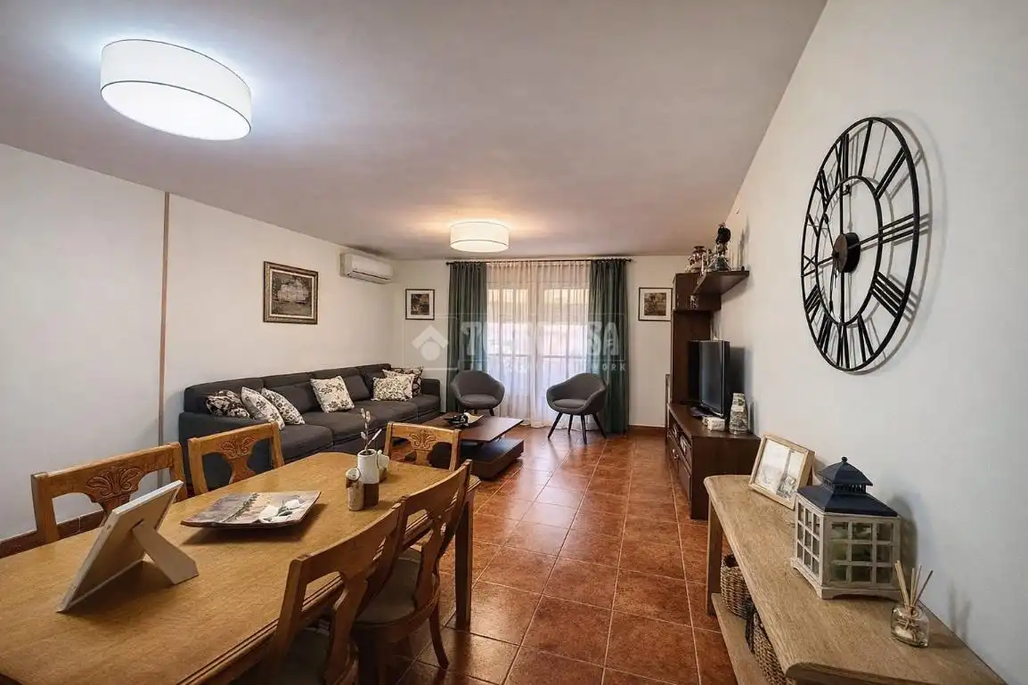Sala de estar de Casa adosada en venta en Lominchar con Aire acondicionado, Calefacción y Jardín privado