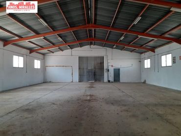 Nave industrial en venta en Crevillent