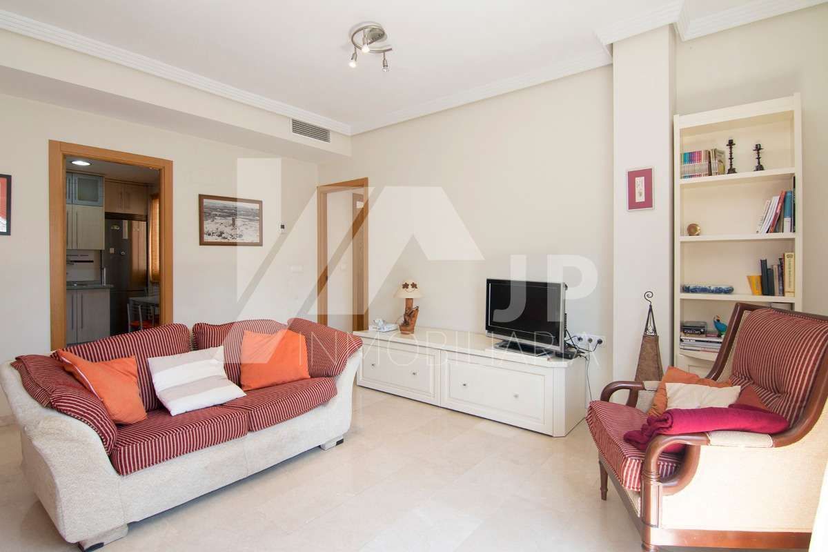 Living room of Flat to rent in  Granada Capital  with Heating, Furnished and Oven