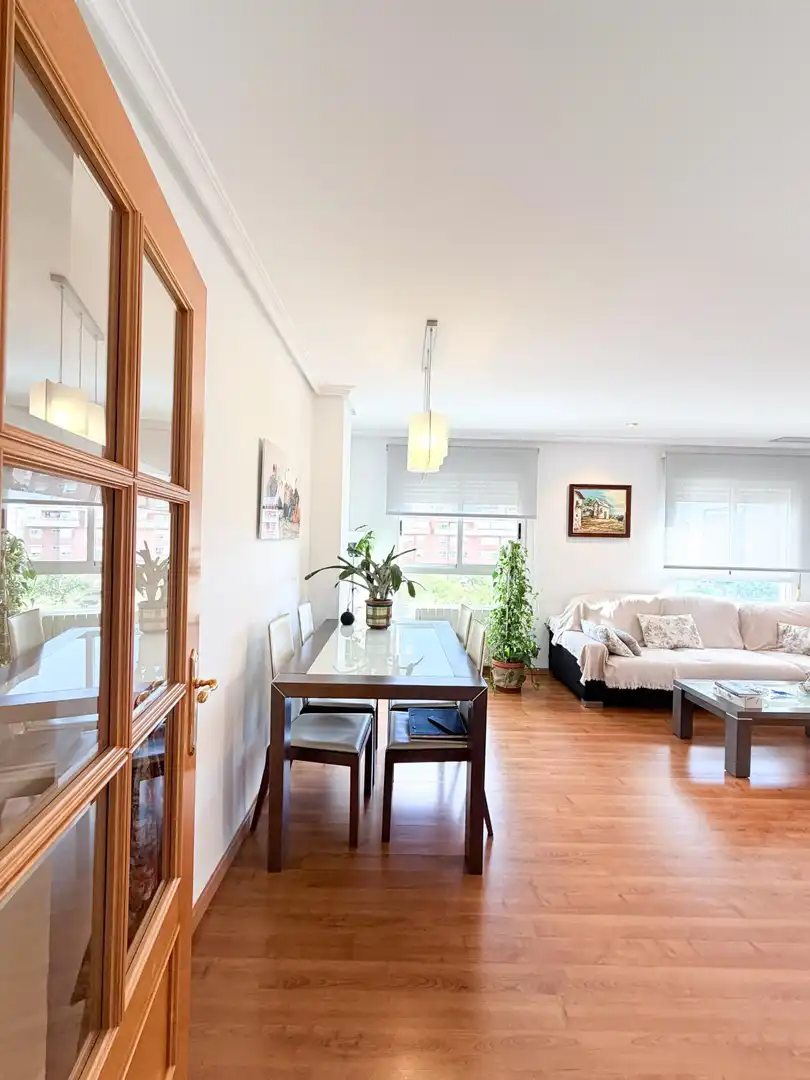 Comedor de Piso en venta en Elche / Elx con Aire acondicionado, Calefacción y Jardín privado
