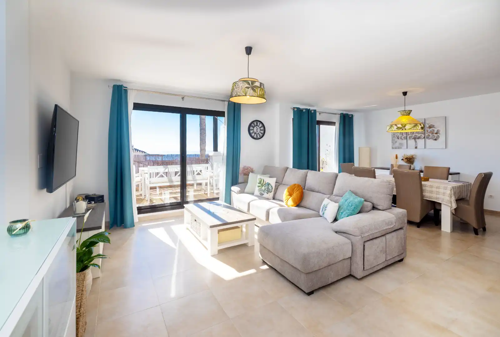 Living room of Attic for sale in Marbella  with Air Conditioner, Heating and Terrace