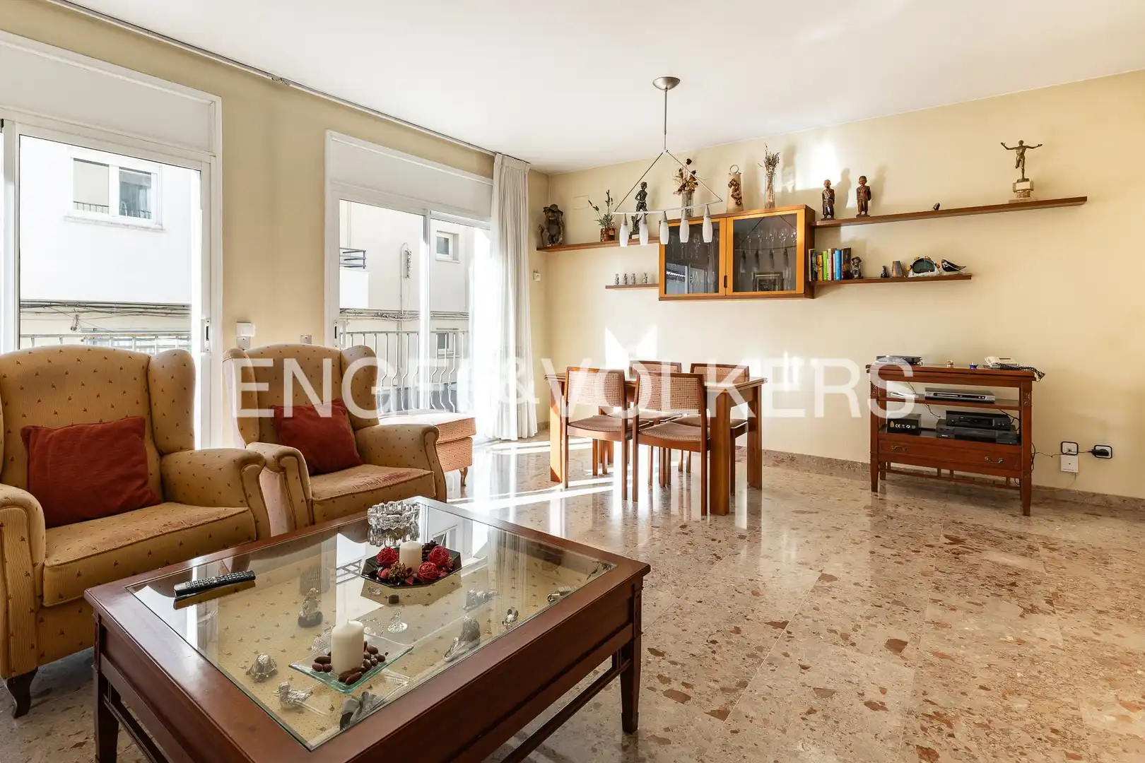 Vista exterior de Piso en venta en Terrassa con Aire acondicionado, Calefacción y Terraza