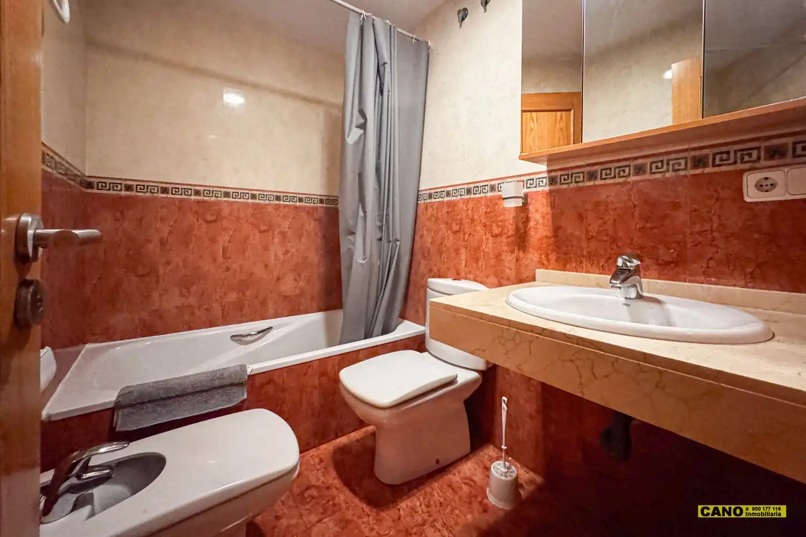 Bany de Pis en venda en Almería