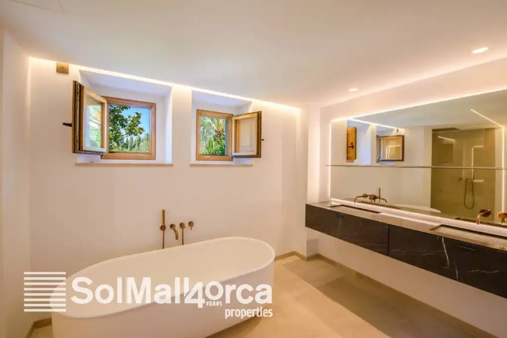 Bathroom of Country homes for sale in Pollença  with Air Conditioner, Heating and Private garden