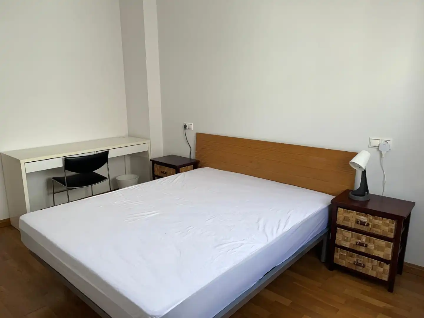 Schlafzimmer von Wohnung zur Miete in A Coruña Capital 