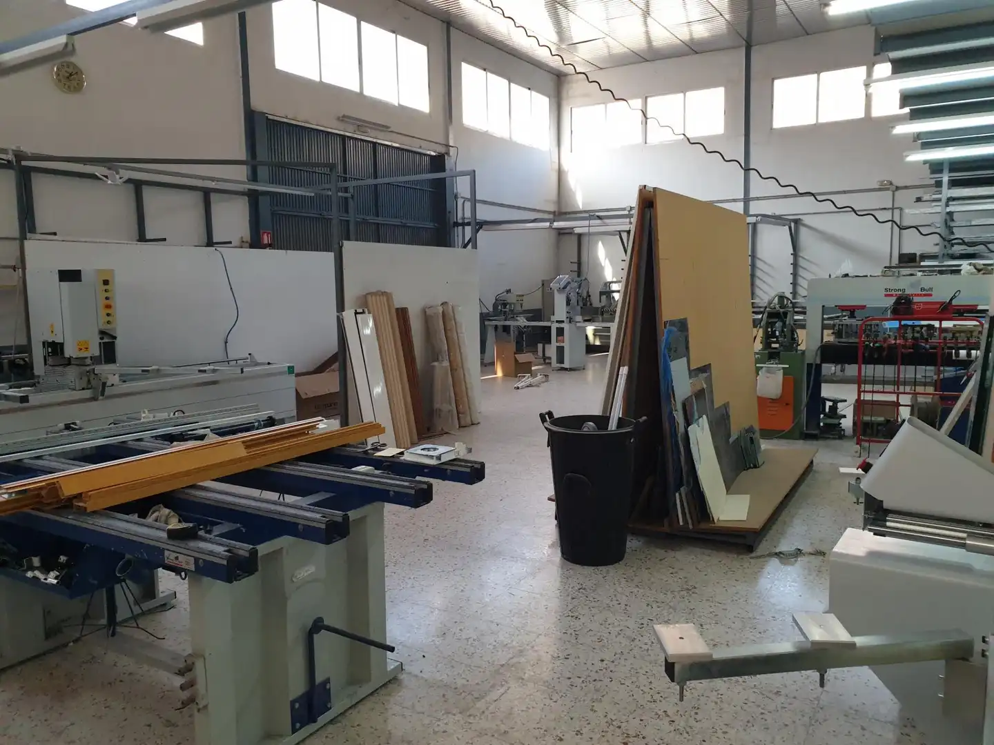 Nau industrial de lloguer en Elda