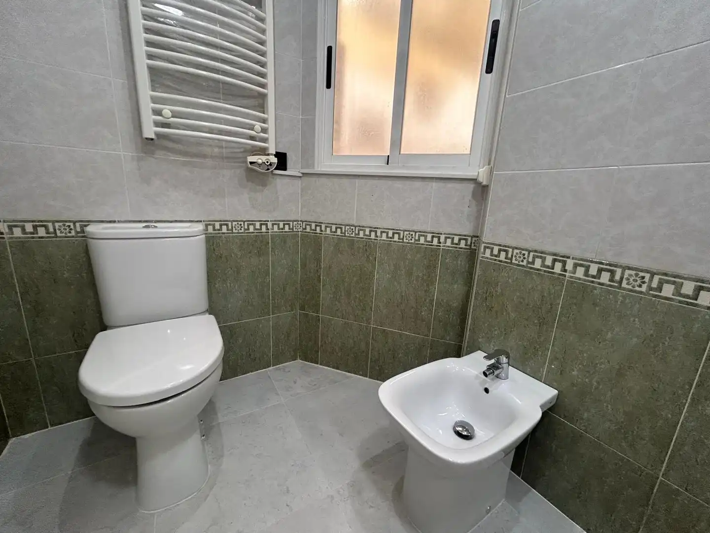 Bany de Pis en venda en Benetússer amb Aire condicionat, Parquet i Terrassa