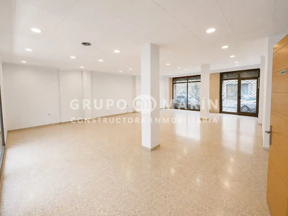 Local comercial en venda a Josep Trueta, imagen 6