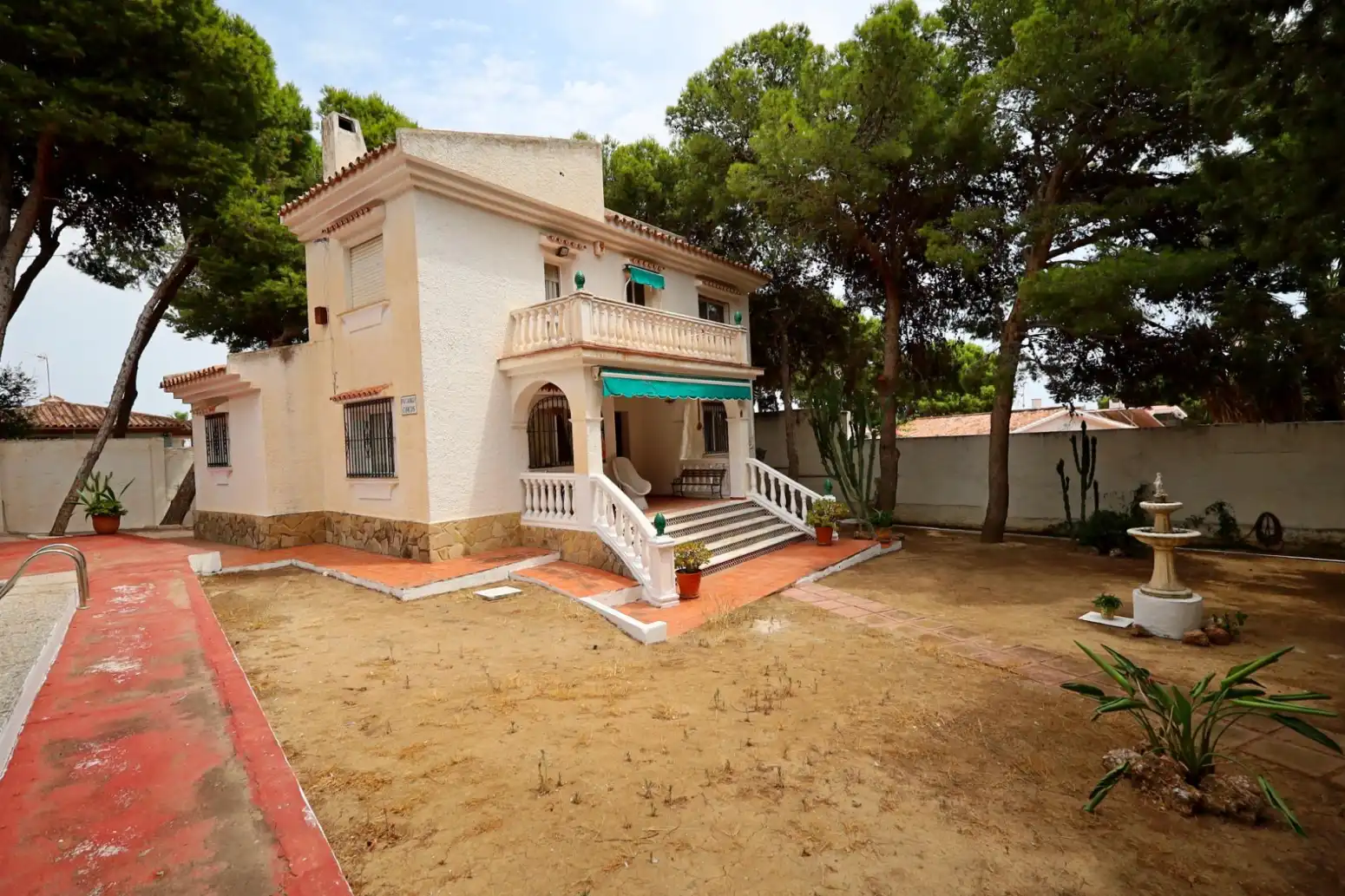 Vista exterior de Casa o chalet en venta en Torremolinos con Calefacción y Terraza