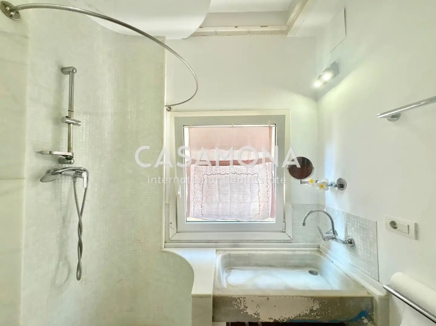 Badezimmer von Maisonette zum Verkauf in Barcelona mit Klimaanlage, Terrasse und Balkon