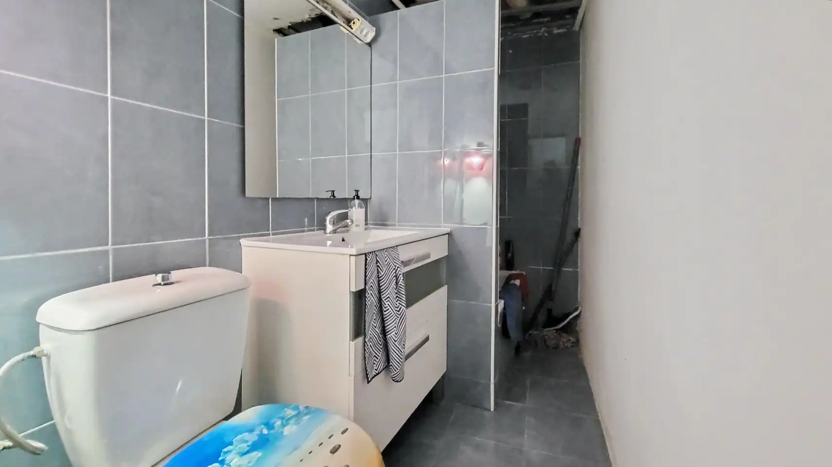 Bathroom of Houses for sale in Oliva  with Air Conditioner, Heating and Terrace