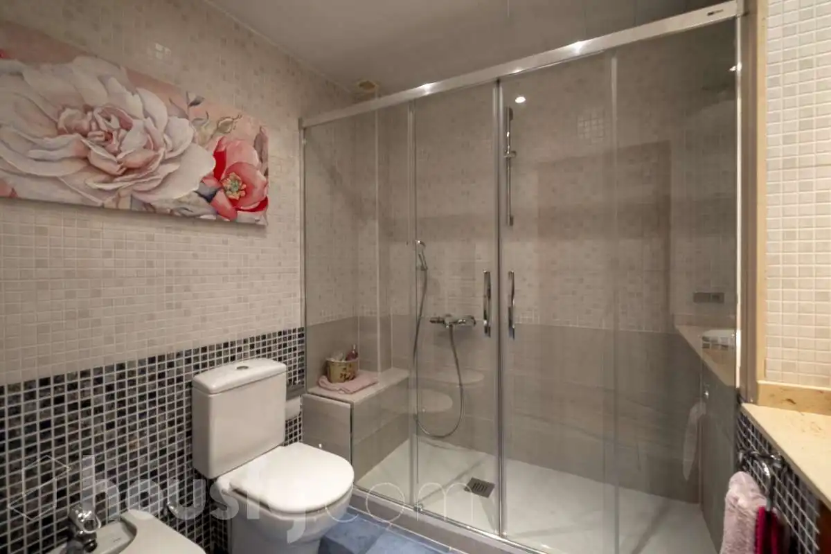 Baño de Casa o chalet en venta en Barcelona con Aire acondicionado, Terraza y Trastero
