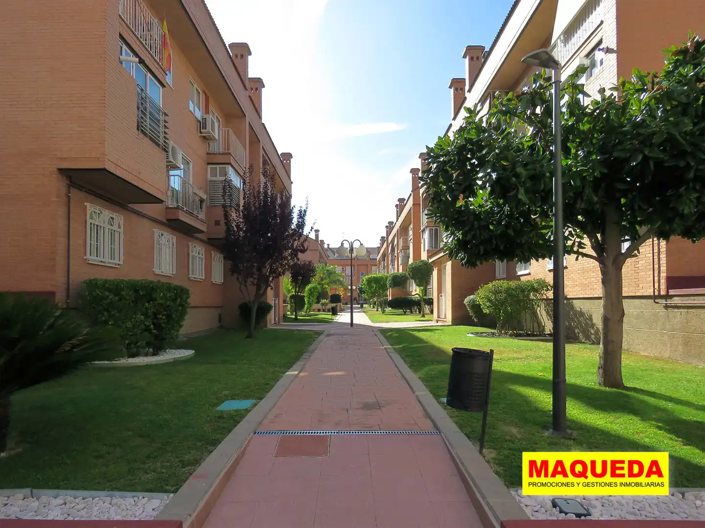 Außenansicht von Maisonette zum Verkauf in Alcorcón mit Klimaanlage, Heizung und Parkett