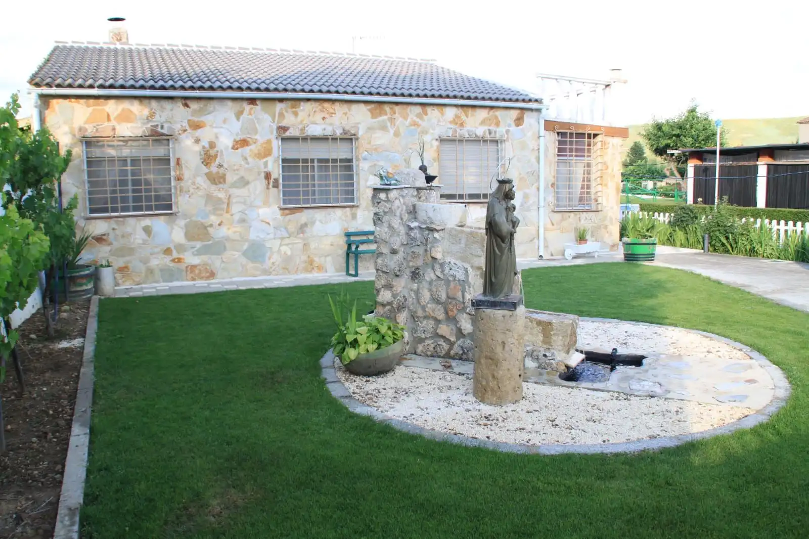 Jardí de Casa o xalet en venda en Grijota amb Jardí privat, Terrassa i Piscina