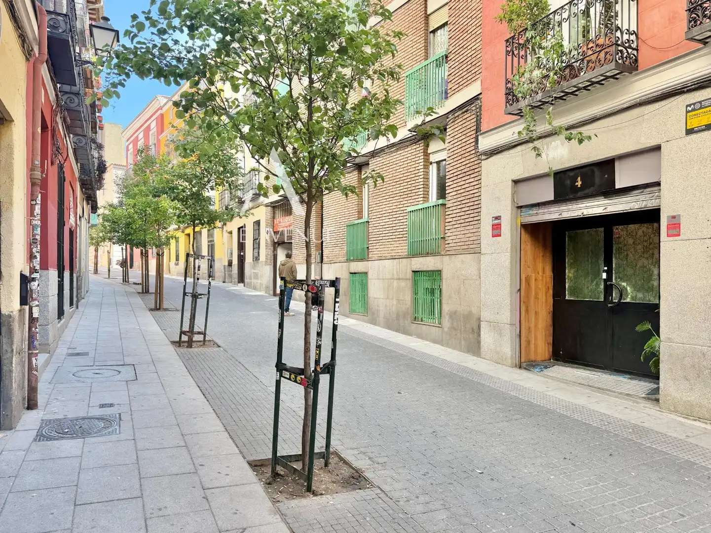 Vista exterior de Piso en venta en Madrid con Calefacción