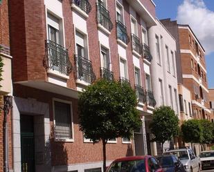 Vista exterior de Estudi de lloguer en Ciudad Real Capital amb Aire condicionat i Balcó