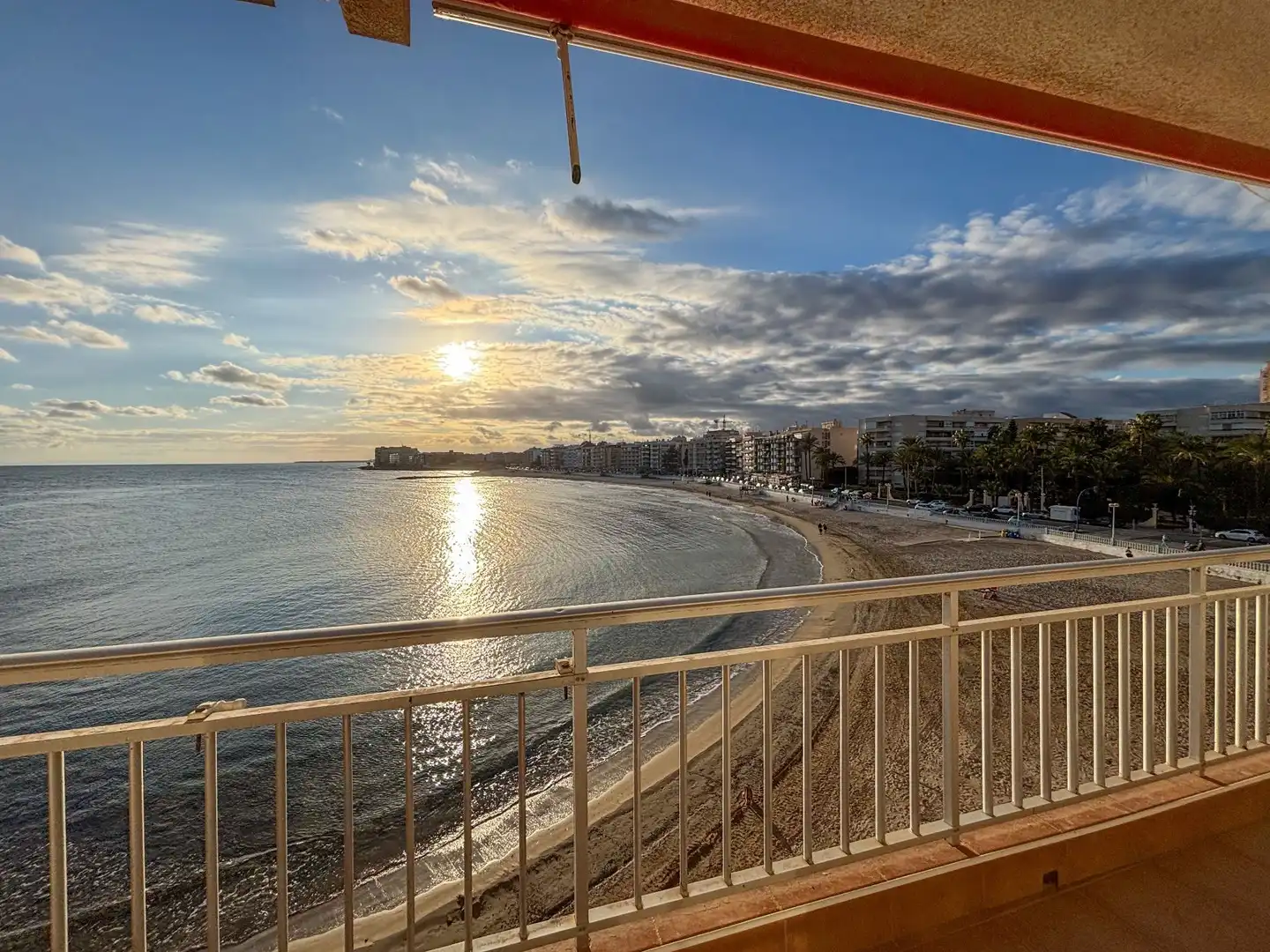 Apartamento con ascensor en alquiler en Playa de los Locos, imagen 3