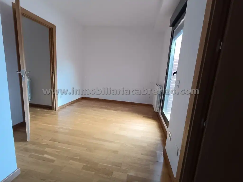 Sala de estar de Ático en venta en Villamediana de Iregua con Calefacción, Parquet y Terraza