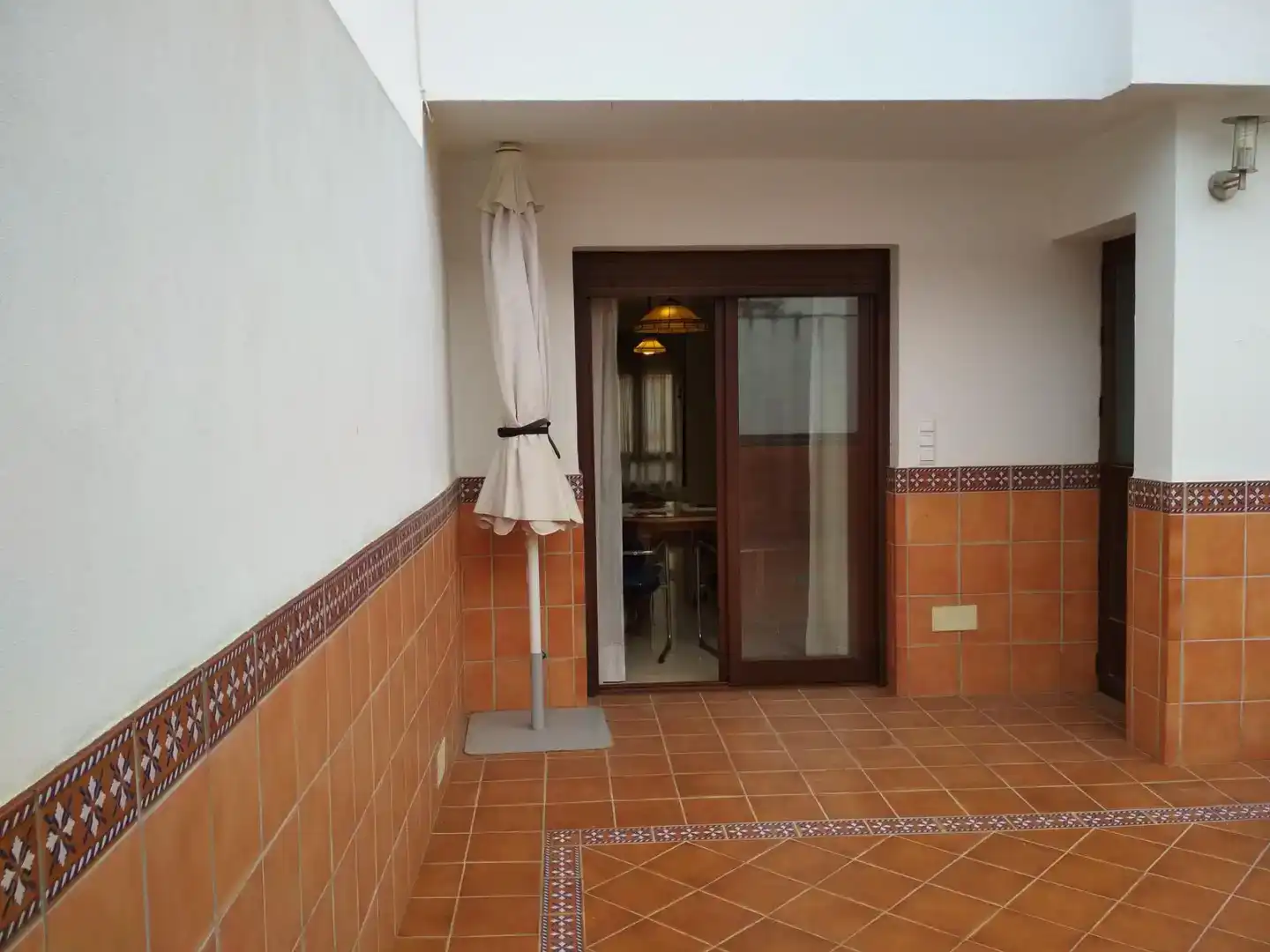 Terrassa de Casa adosada en venda en Ronda amb Parquet, Traster i Moblat