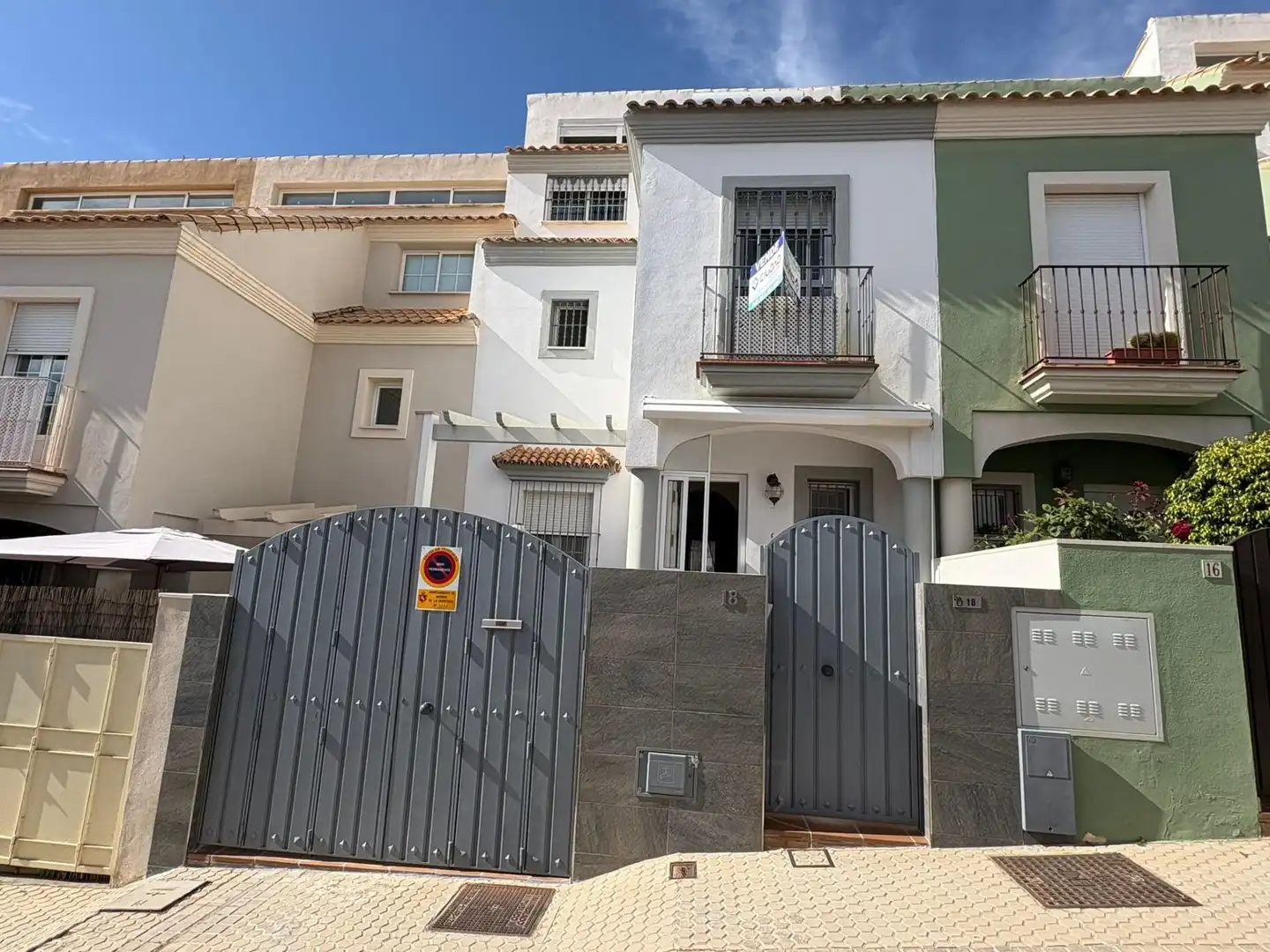 Exterior view of Houses for sale in Morón de la Frontera