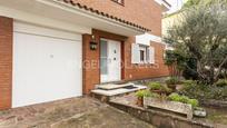 Vista exterior de Casa o xalet en venda en Sant Cugat del Vallès amb Aire condicionat, Terrassa i Piscina