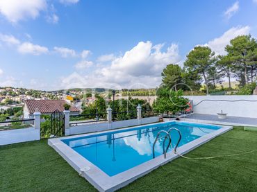 Adossat amb piscina en venda a CIVADA