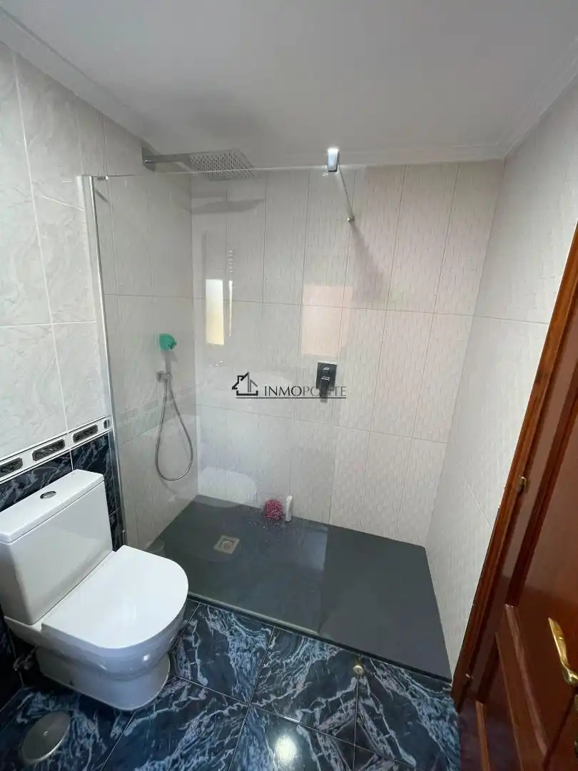 Baño de Piso en venta en A Estrada  con Calefacción, Terraza y Trastero