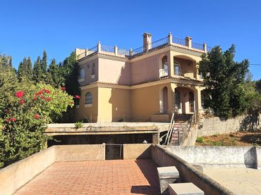 Xalet amb balcó en venda a San Enrique - Guadiaro -  Pueblo Nuevo