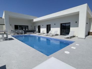 Villa con piscina in vendita a Pinoso