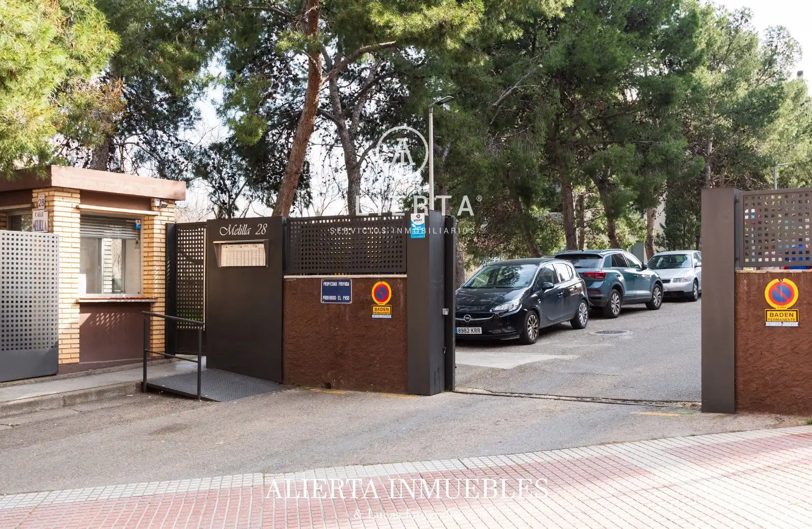 Exterior view of Flat for sale in Zaragoza  with Heating, Terrace and Swimming Pool