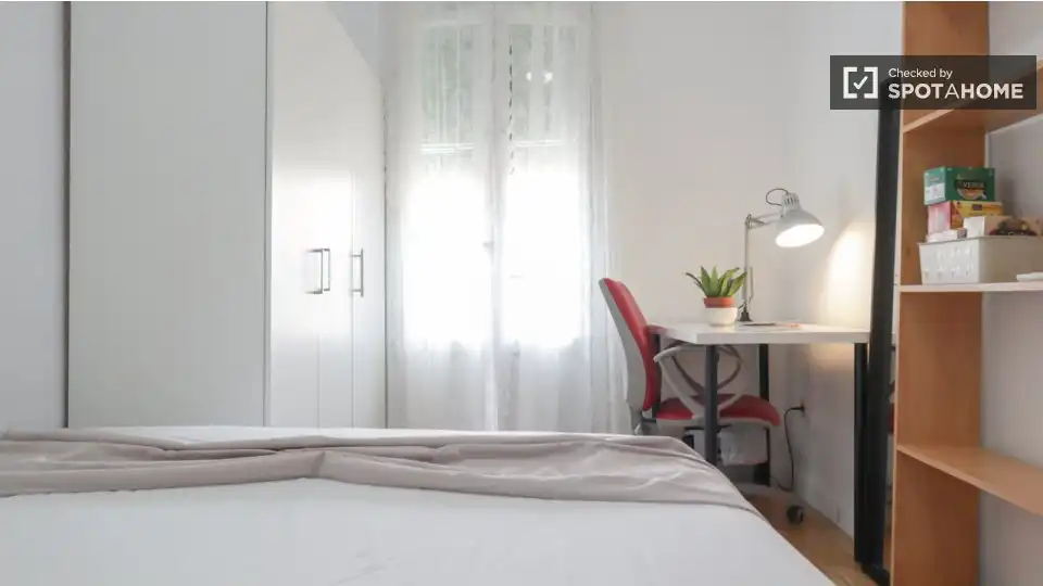 Habitación de Piso de alquiler en Madrid con Aire acondicionado, Calefacción y Amueblado