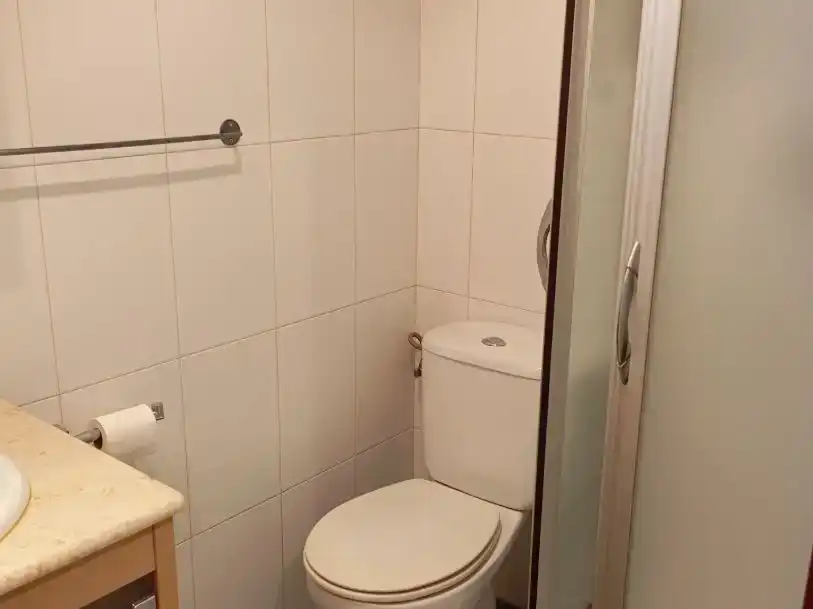 Bany de Pis en venda en Ampuero amb Balcó