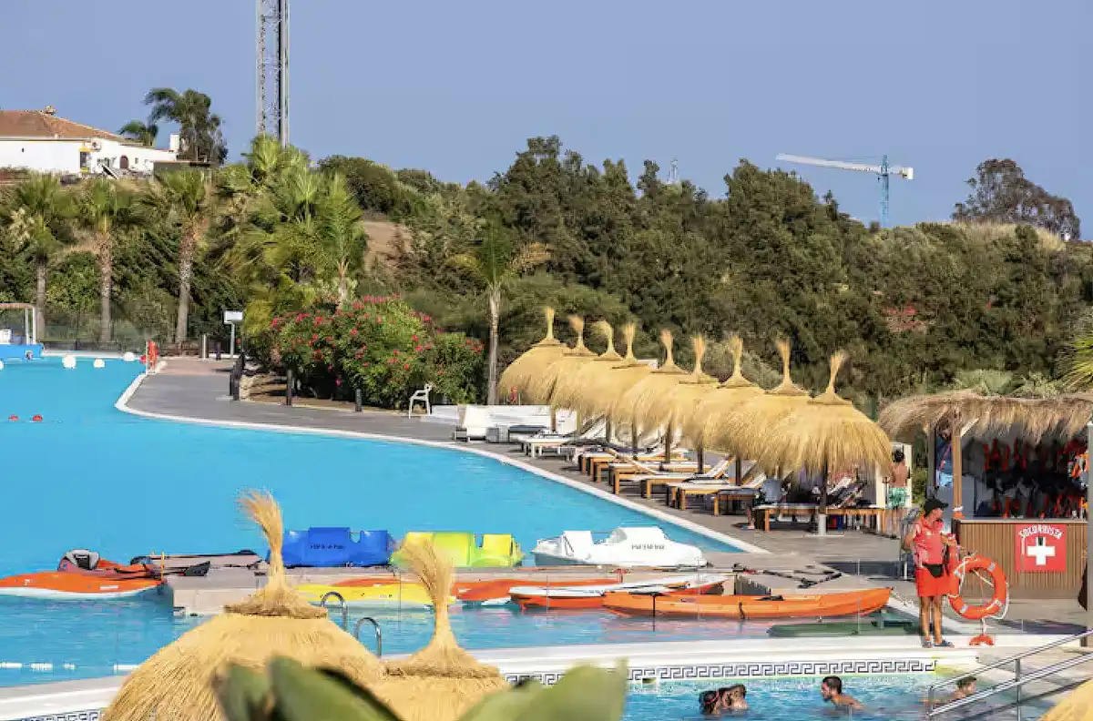 Piscina de Apartament en venda en Casares amb Aire condicionat, Terrassa i Traster