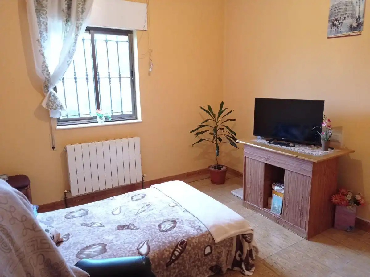 Habitación de Casa o chalet en venta en Llanera con Calefacción, Trastero y Amueblado