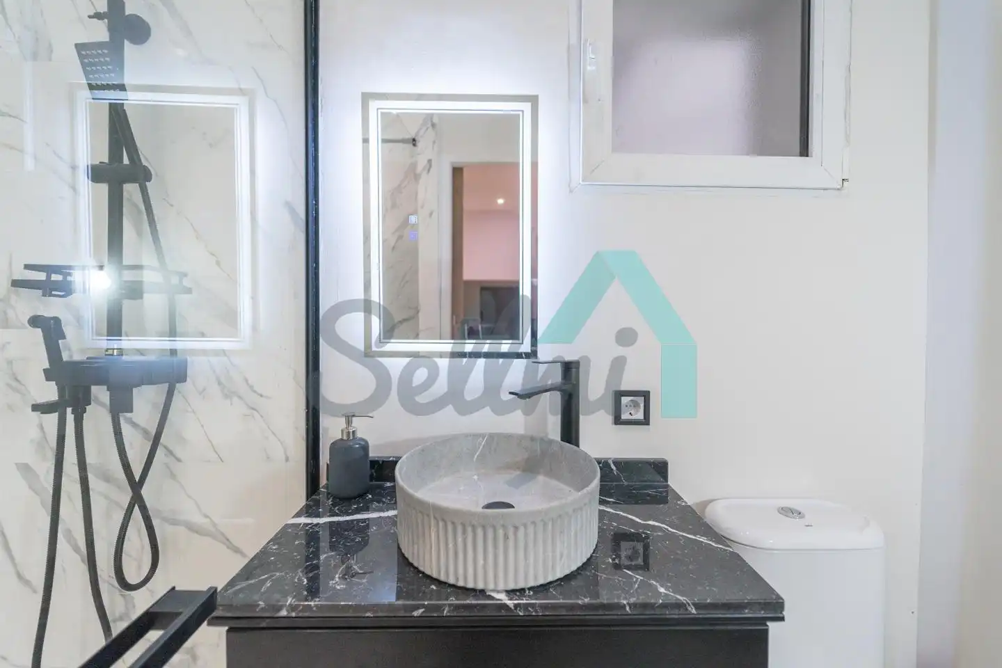 Baño de Piso en venta en Oviedo  con Calefacción, Parquet y Terraza