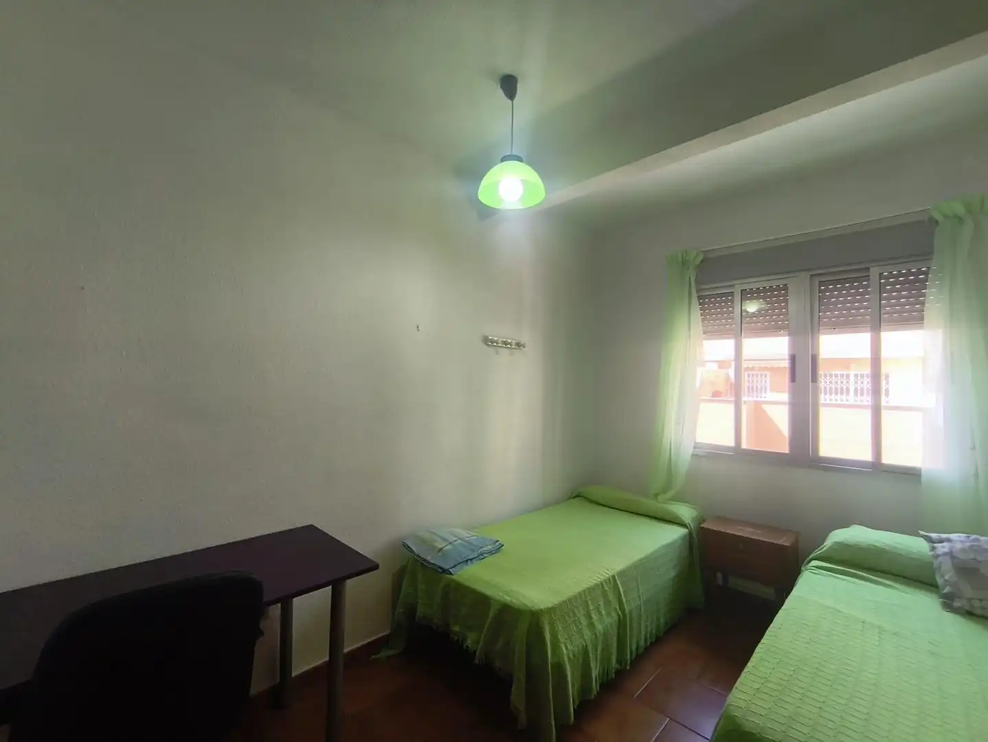 Schlafzimmer von Wohnung zur Miete in Almería mit Klimaanlage, Terrasse und Abstellraum